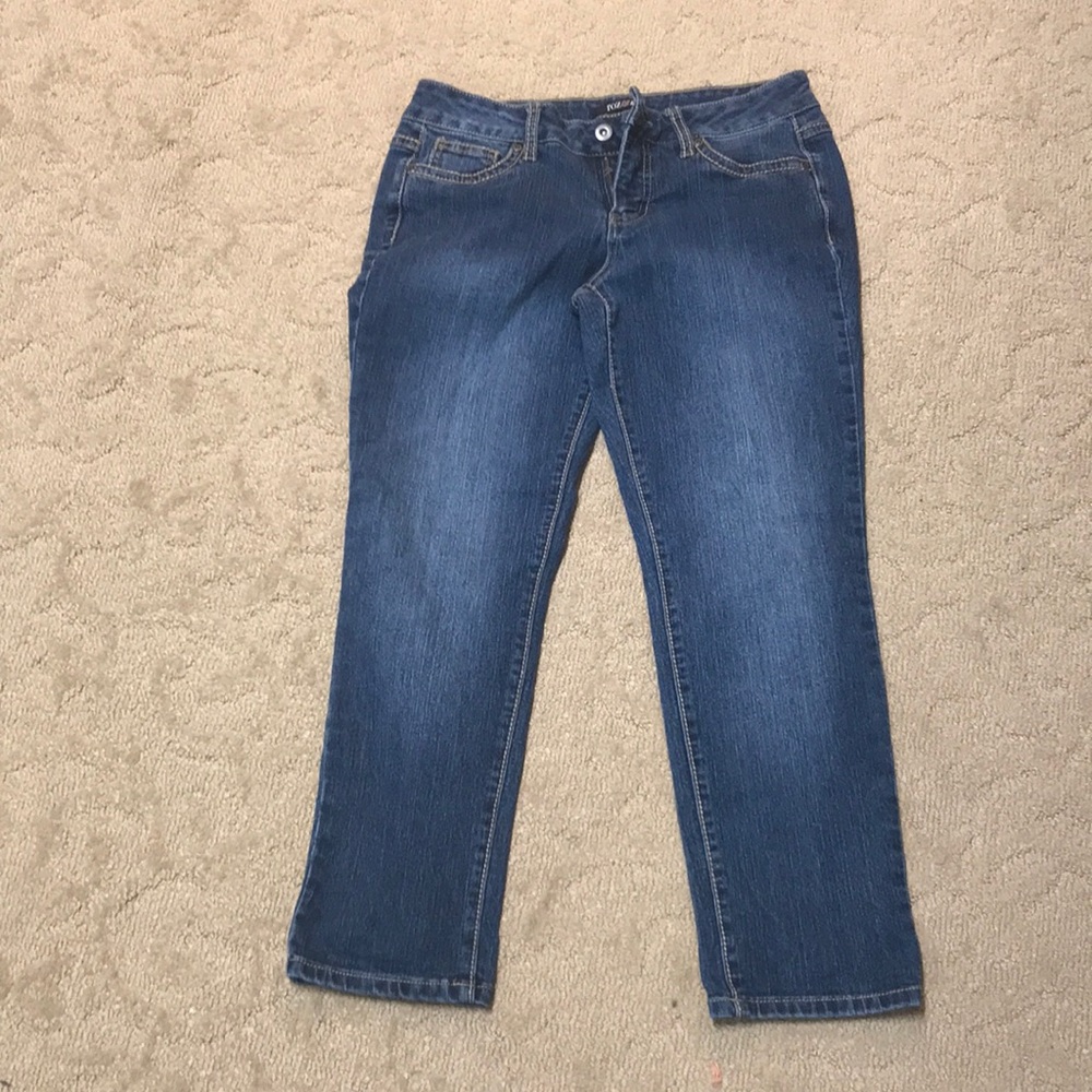 Women’s or junior girls jeans.
